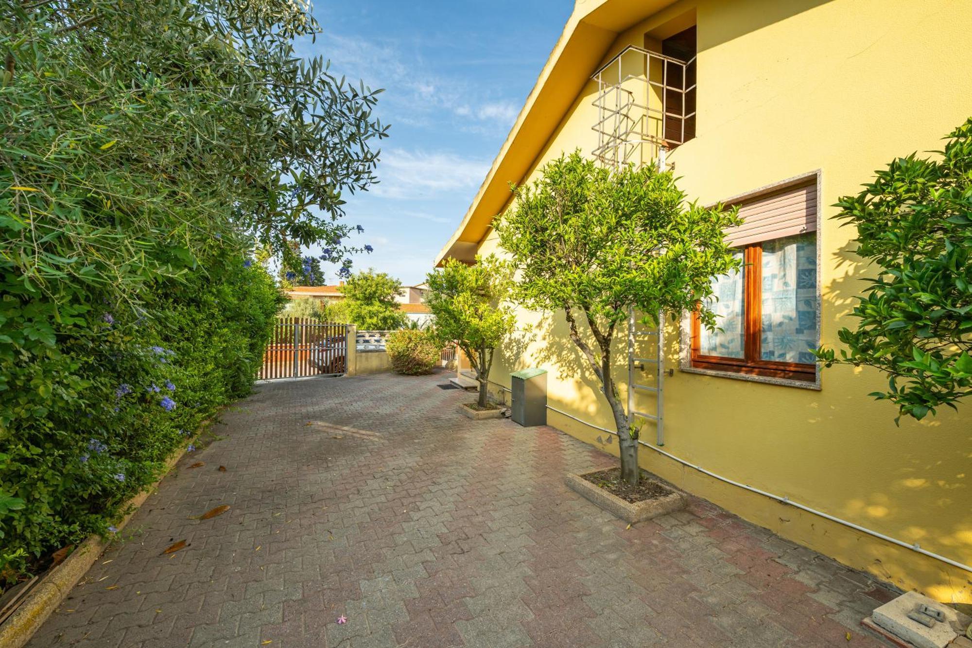 Casa Vacanze San Giovanni San Giovanni Suergiu Bagian luar foto